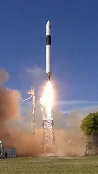F1 B0003