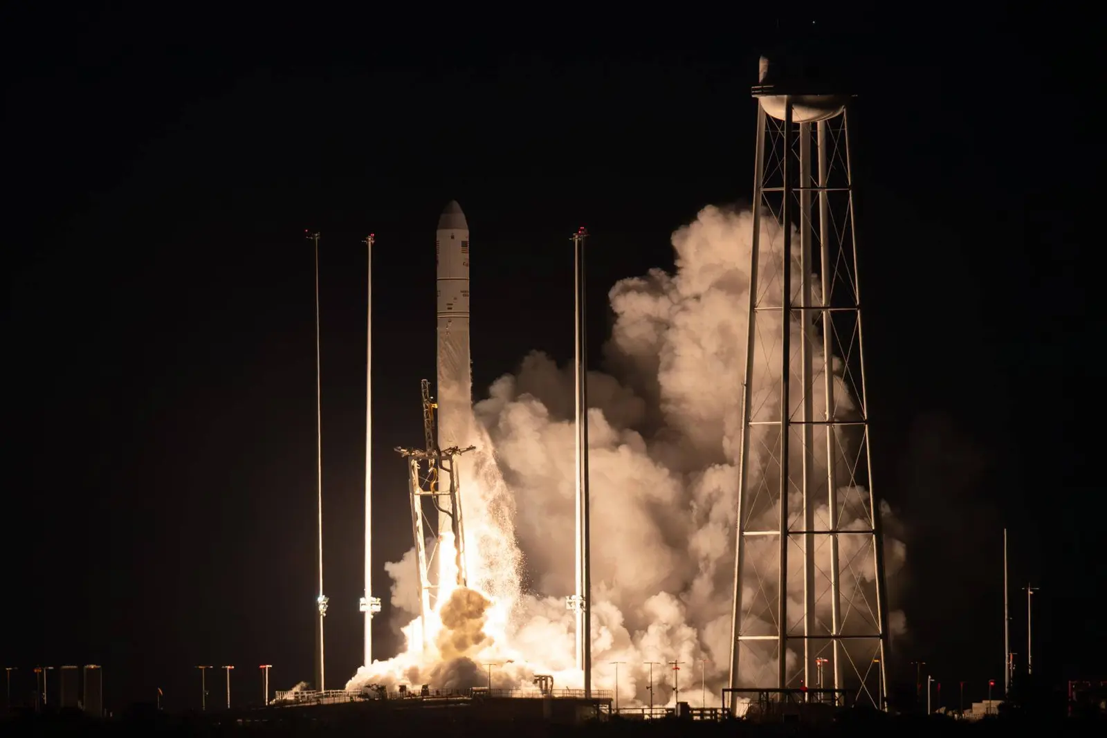 Antares 230+ | Cygnus CRS-2 NG-19 (S.S. Laurel Clark)