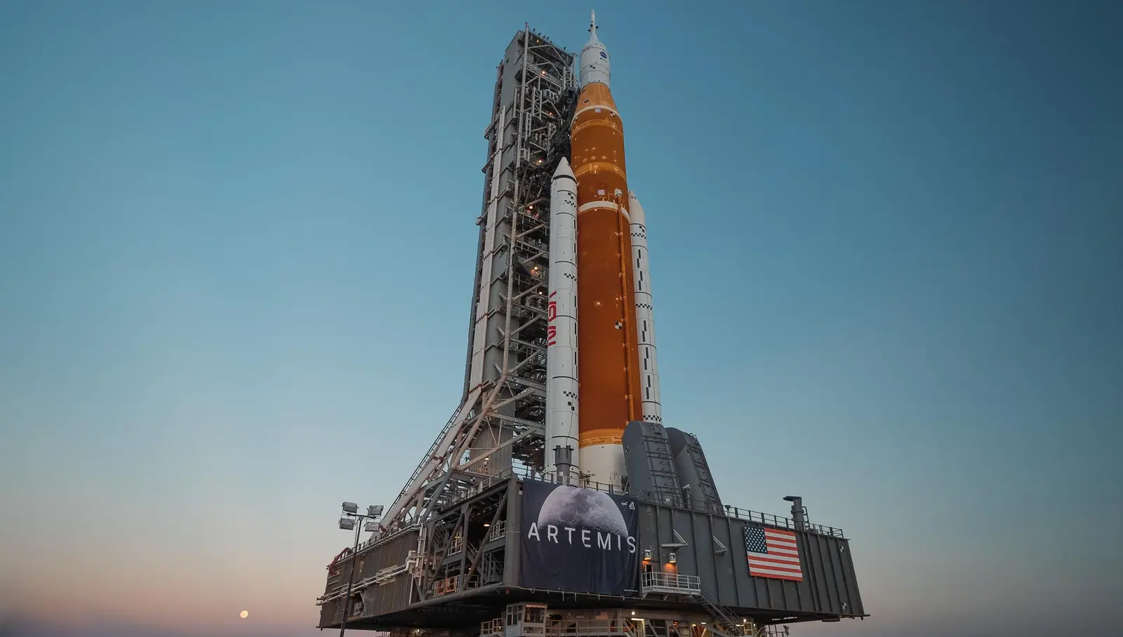 Artemis I SLS Rollout #4