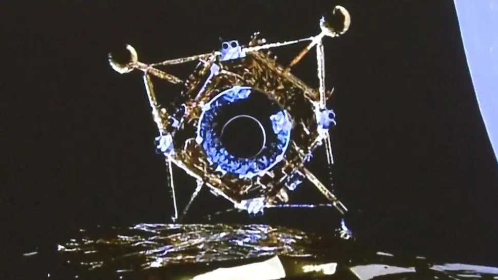 Chang'e 5 Ascent Stage-Orbiter Docking