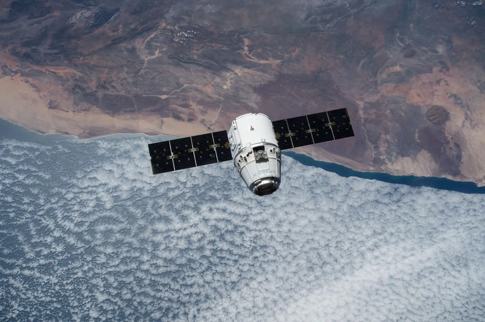CRS-19 Dragon Berthing