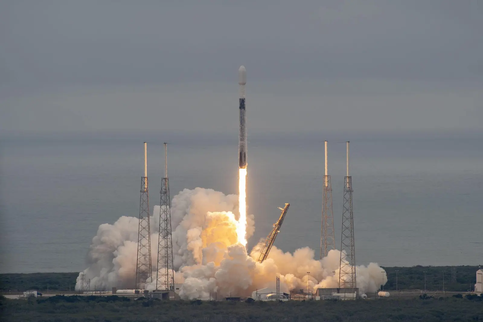 Falcon 9 Block 5 | Satria-1