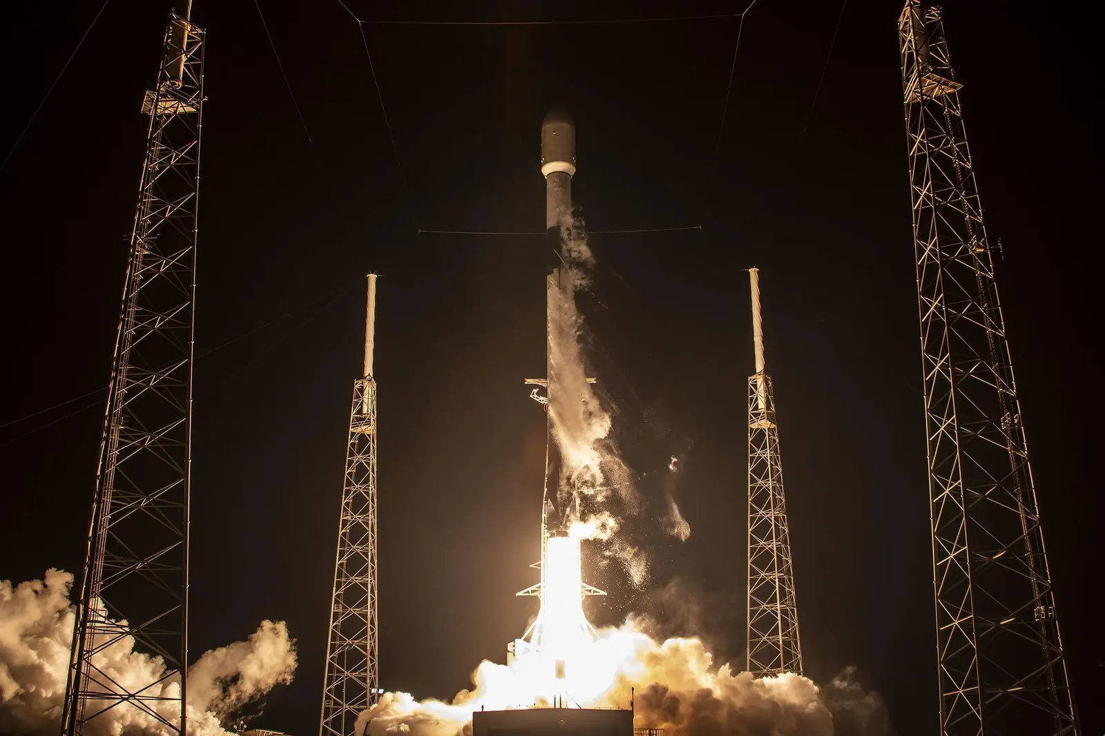 Falcon 9 Block 5 | Intelsat 40e