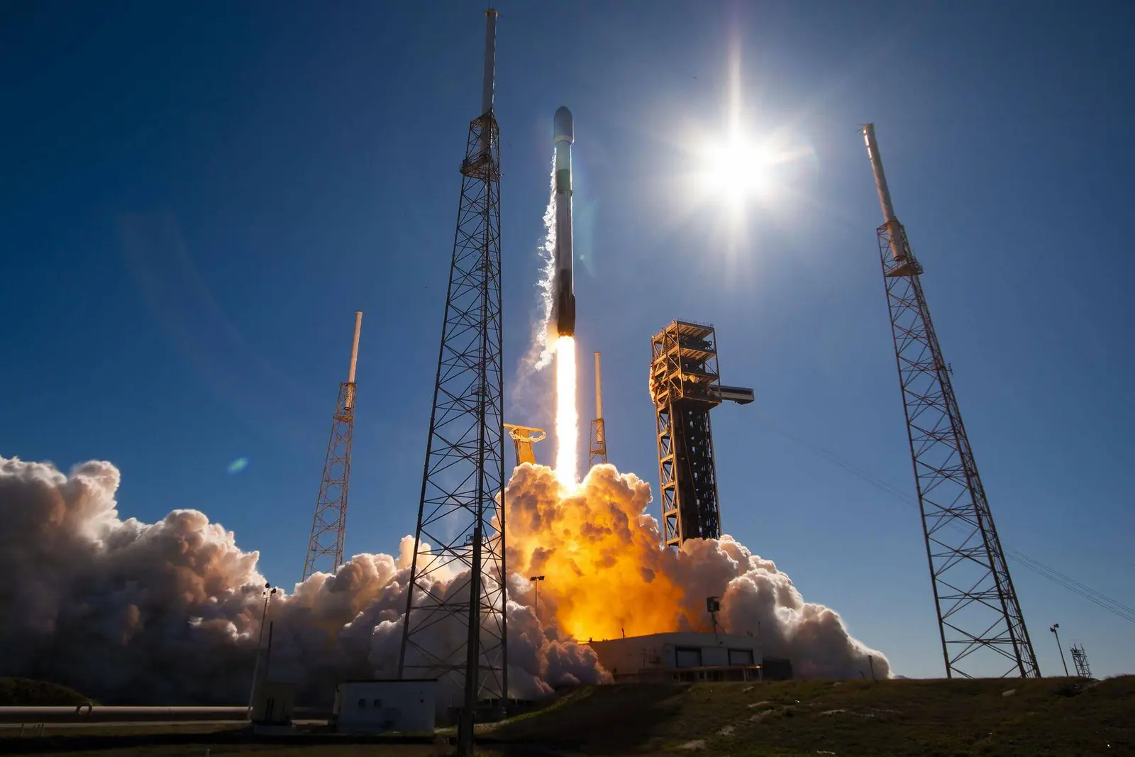 Falcon 9 Block 5 | HTS-113BT (Merah Putih 2)