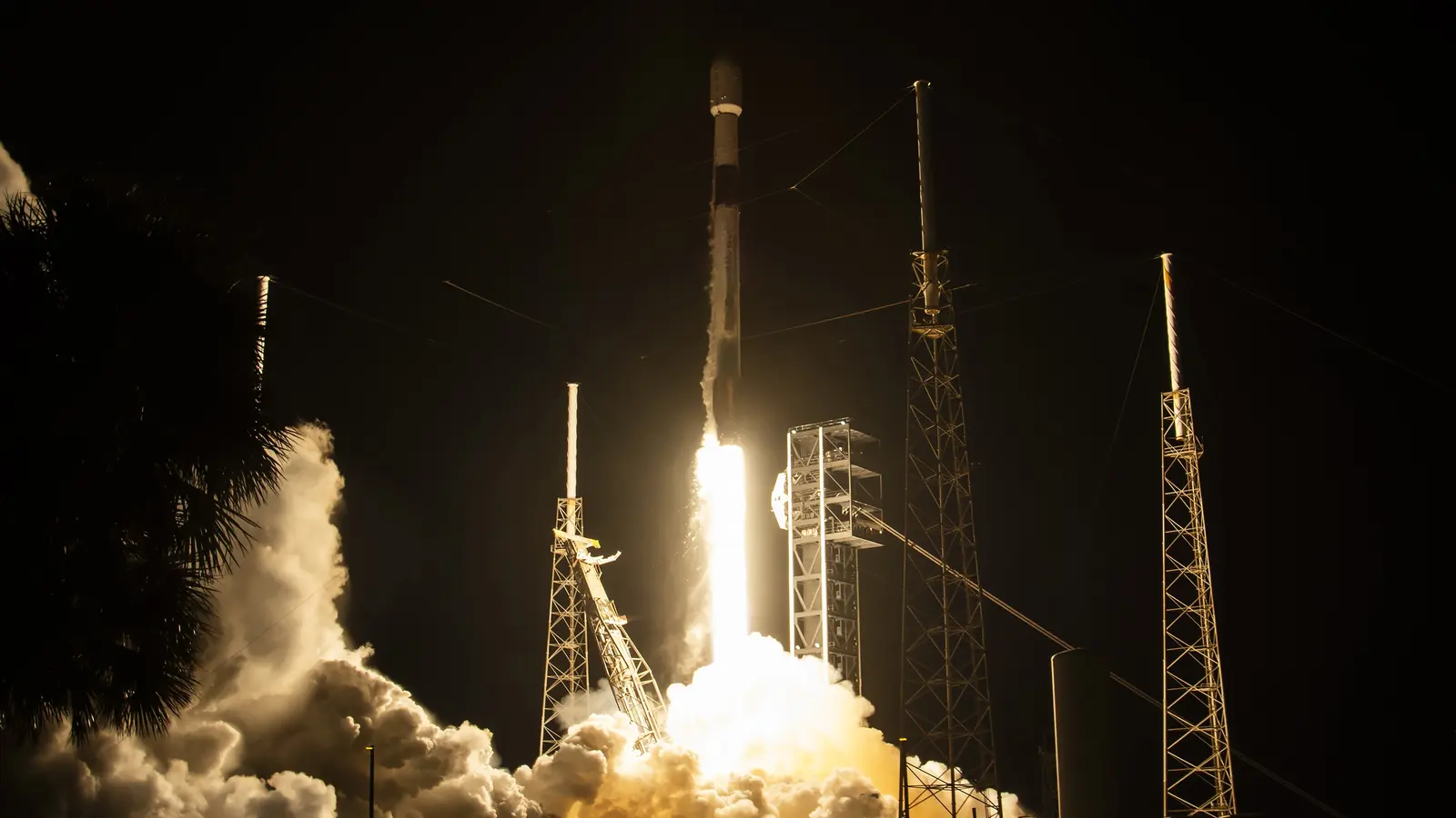 Falcon 9 Block 5 | Nusantara Lima