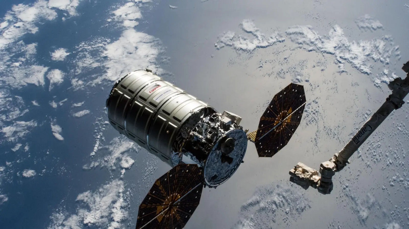 NG-13 Cygnus Berthing