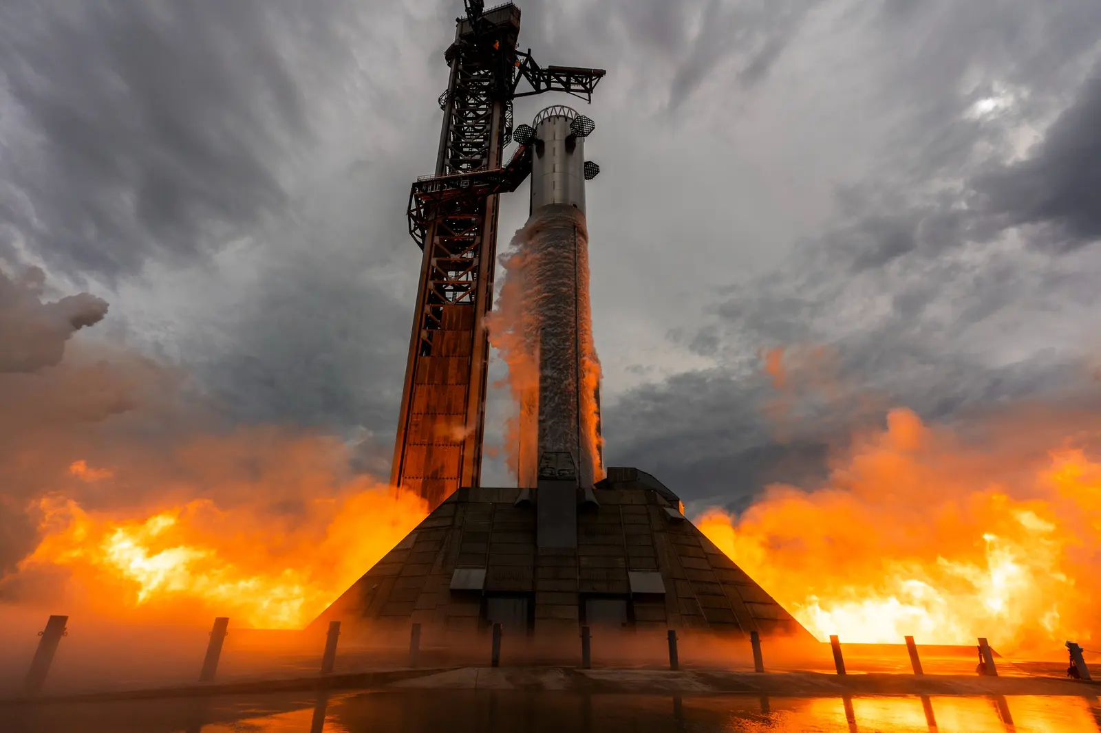 SpaceX Starship Booster B21 Static Fire